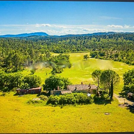 Charmant Appartement Independant Au Sein D'Un Mas Provencal Aups Bagian luar foto